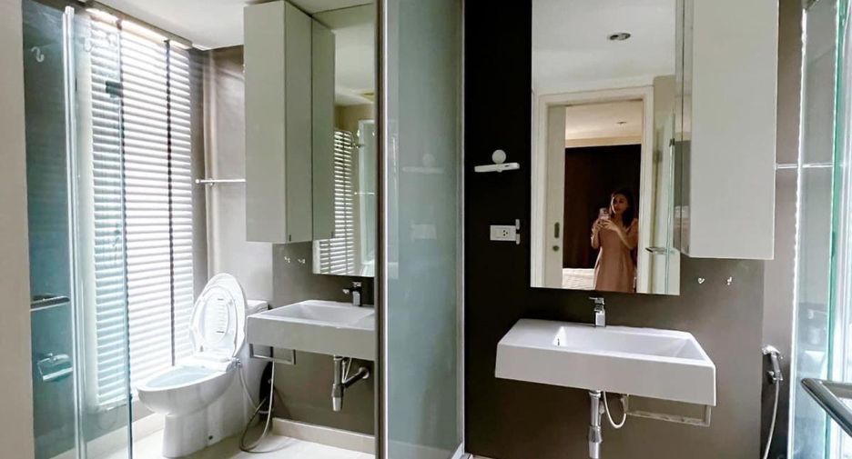 For sale 2 bed condo in Phaya Thai, Bangkok