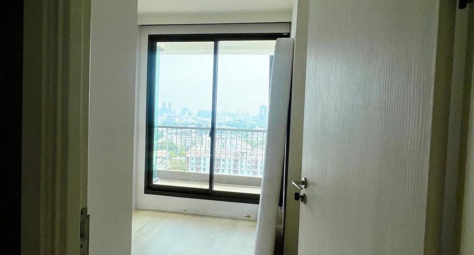 For sale 2 bed condo in Phaya Thai, Bangkok