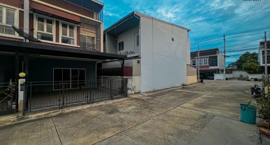 For sale 3 Beds townhouse in Sai Noi, Nonthaburi