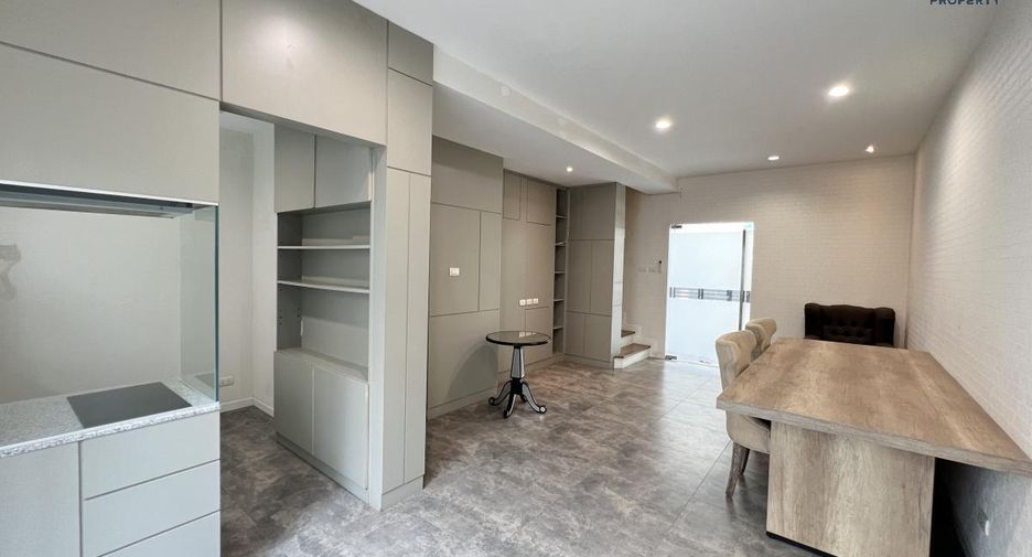 For sale 3 Beds townhouse in Mueang Nonthaburi, Nonthaburi