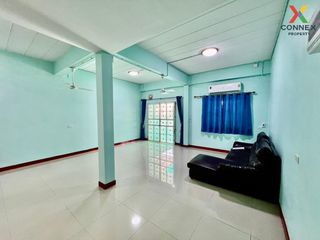For sale 3 Beds townhouse in Krathum Baen, Samut Sakhon