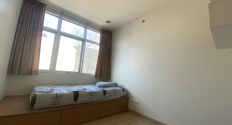 For sale 2 bed condo in Ratchathewi, Bangkok
