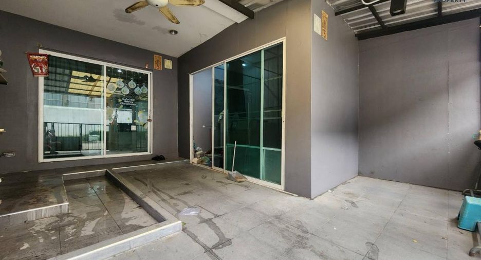 For sale 5 Beds townhouse in Mueang Nonthaburi, Nonthaburi