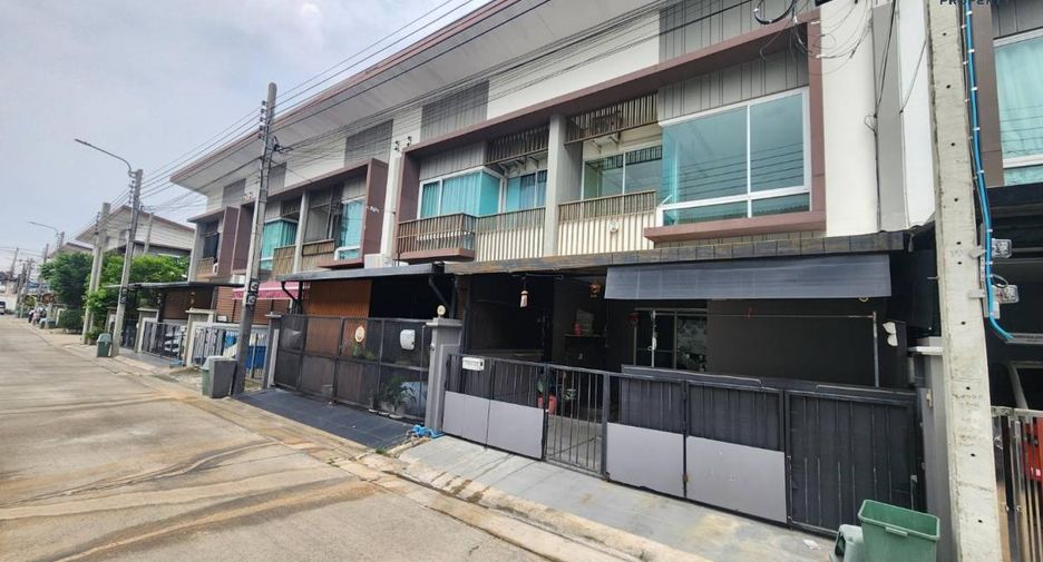 For sale 5 Beds townhouse in Mueang Nonthaburi, Nonthaburi