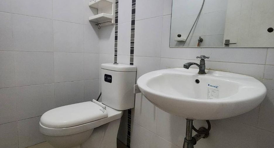 For sale 5 Beds townhouse in Mueang Nonthaburi, Nonthaburi