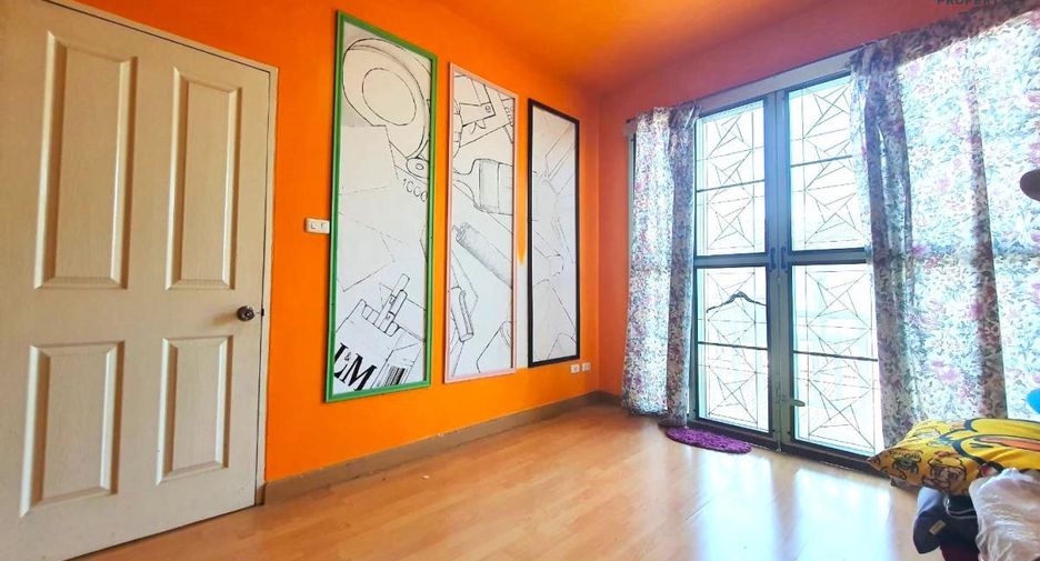 For sale 4 Beds townhouse in Mueang Nonthaburi, Nonthaburi
