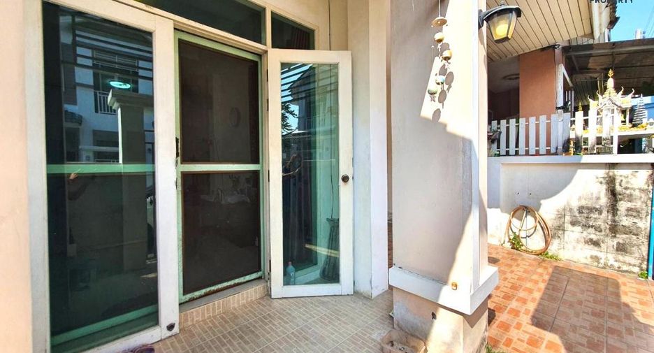 For sale 4 Beds townhouse in Mueang Nonthaburi, Nonthaburi