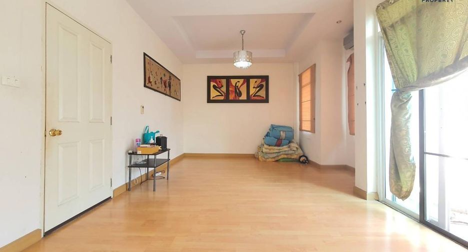For sale 4 Beds townhouse in Mueang Nonthaburi, Nonthaburi