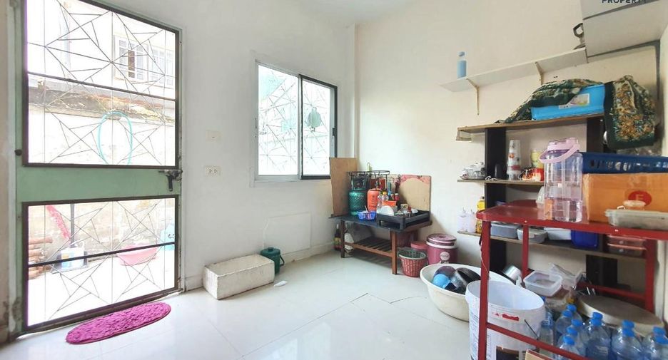 For sale 4 Beds townhouse in Mueang Nonthaburi, Nonthaburi