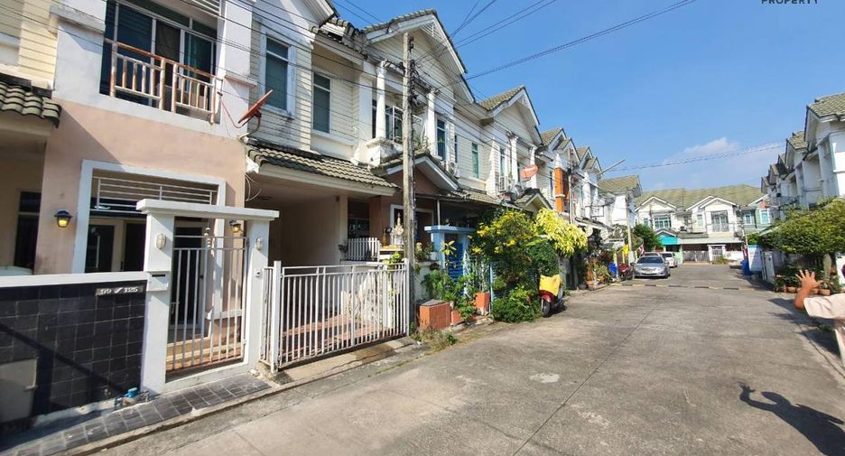For sale 4 Beds townhouse in Mueang Nonthaburi, Nonthaburi