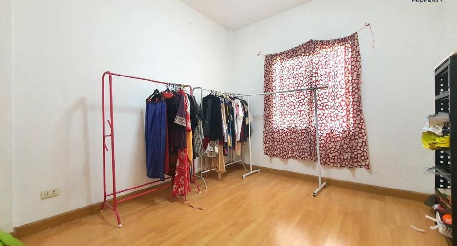 For sale 4 Beds townhouse in Mueang Nonthaburi, Nonthaburi