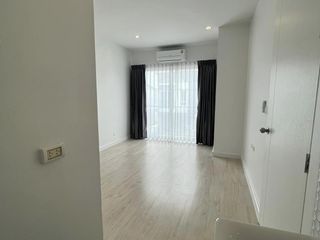 For sale 4 Beds townhouse in Sam Phran, Nakhon Pathom