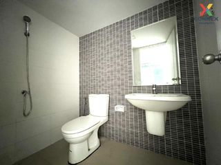 For sale 3 Beds townhouse in Mueang Samut Sakhon, Samut Sakhon