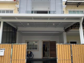 For sale 3 bed townhouse in Rat Burana, Bangkok