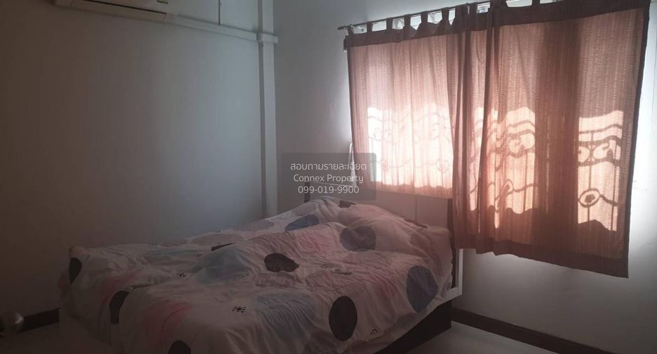 For rent 4 bedrooms townhouse in Bang Kapi, Bangkok