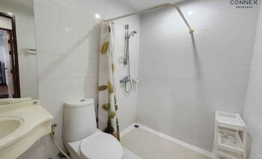 For rent 2 bed condo in Huai Khwang, Bangkok