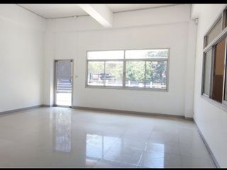 For rent warehouse in Mueang Samut Prakan, Samut Prakan