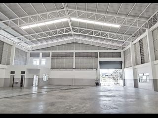 For rent warehouse in Mueang Samut Prakan, Samut Prakan
