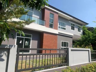 For sale 4 Beds house in Khlong Sam Wa, Bangkok