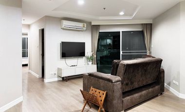 For rent 2 Beds condo in Huai Khwang, Bangkok