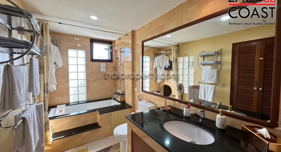 Casa en venta de 5 habitaciones en Bang Lamung, Chonburi