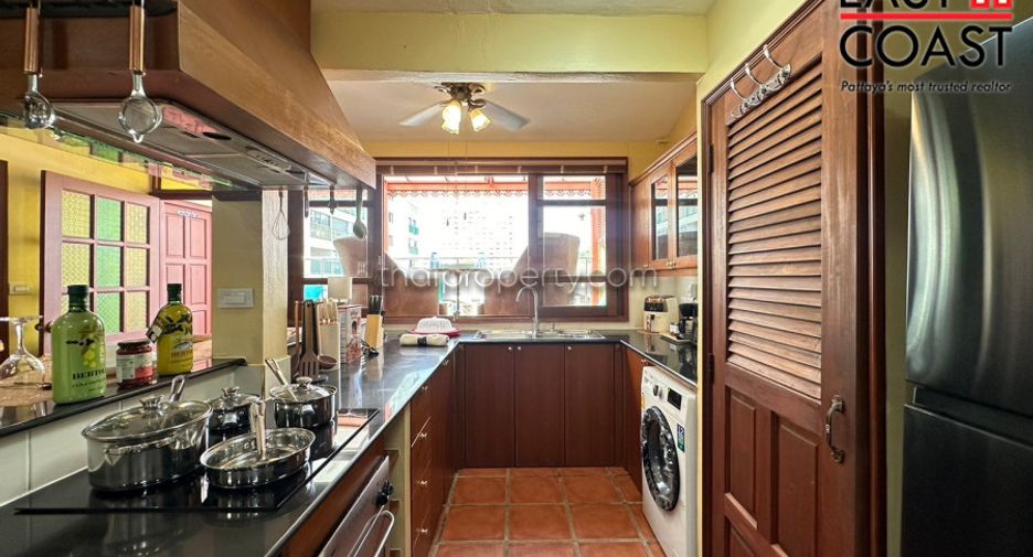 For sale 5 bedrooms house in Bang Lamung, Chonburi