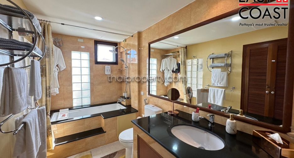For sale 5 bedrooms house in Bang Lamung, Chonburi