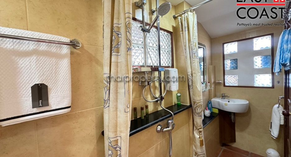 For sale 5 bedrooms house in Bang Lamung, Chonburi