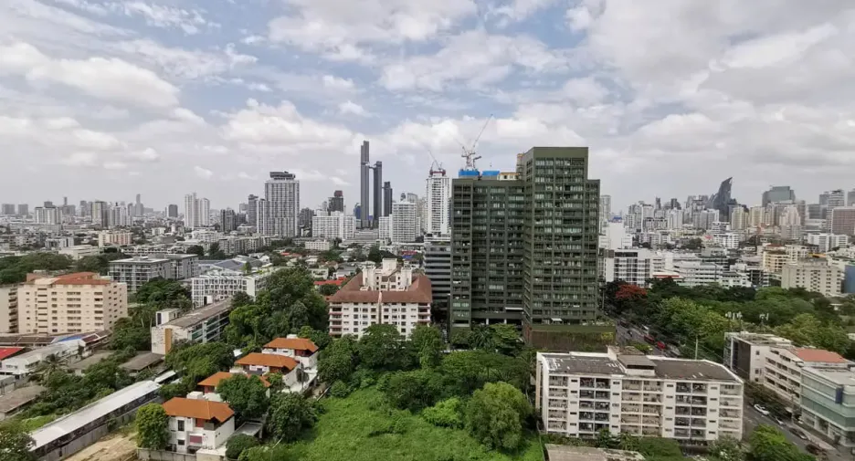 For rent and for sale 2 bedrooms condo in Watthana, Bangkok
