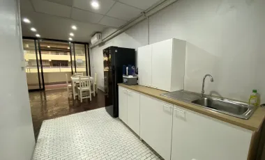 For rent 3 bed condo in Huai Khwang, Bangkok