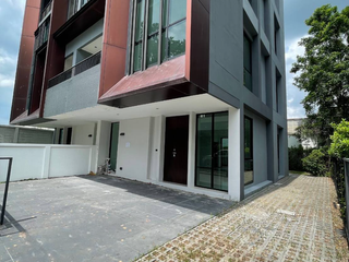 For sale office in Lat Phrao, Bangkok
