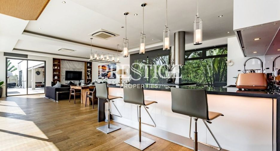 For sale 4 bedrooms house in Bang Lamung, Chonburi