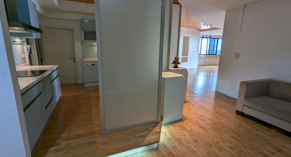 For sale 3 bed condo in Mueang Nonthaburi, Nonthaburi