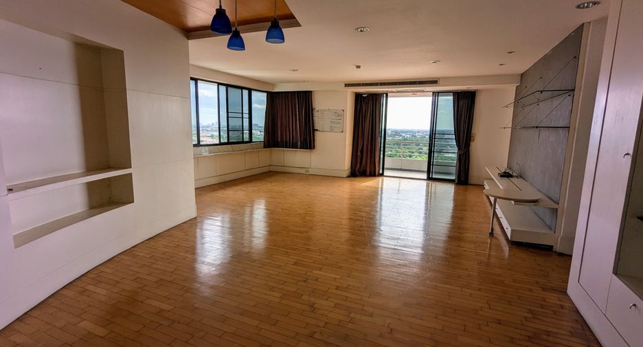 For sale 3 bed condo in Mueang Nonthaburi, Nonthaburi
