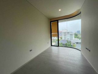 For sale 3 bed condo in Phaya Thai, Bangkok