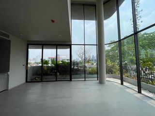 For sale 3 bed condo in Phaya Thai, Bangkok