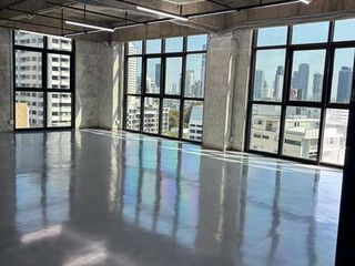 For rent 1 bed office in Khlong Toei, Bangkok
