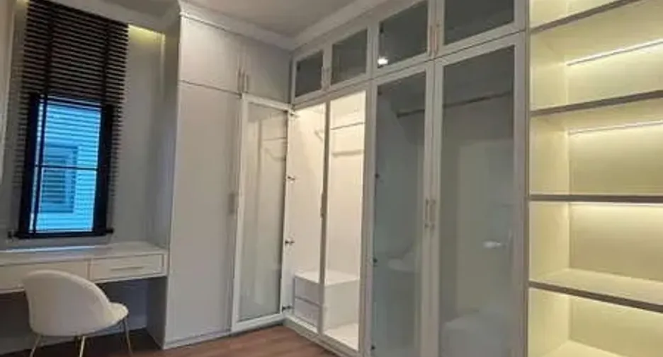 Haus zur Miete mit 5 Zimmer in Bang Phli, Samut Prakan