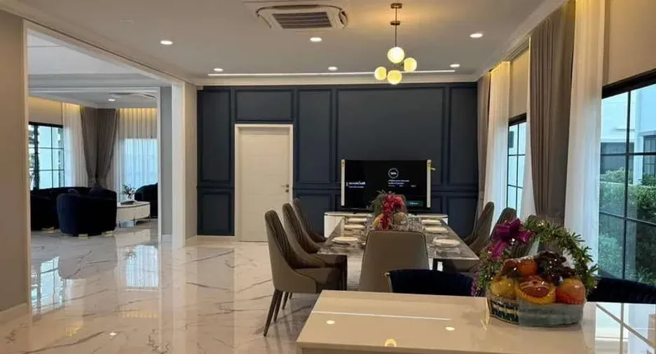 Haus zur Miete mit 5 Zimmer in Bang Phli, Samut Prakan
