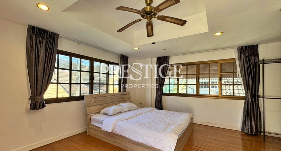 For sale 12 bedrooms retail Space in Bang Lamung, Chonburi