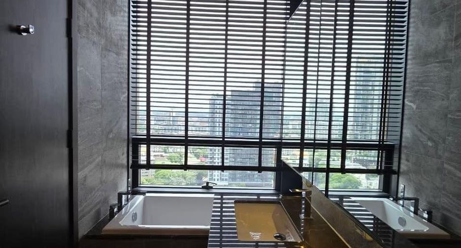 For rent 2 bed condo in Khlong Toei, Bangkok
