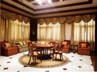 For sale 5 Beds condo in Wang Thonglang, Bangkok