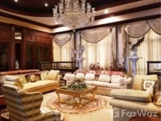 For sale 5 Beds condo in Wang Thonglang, Bangkok