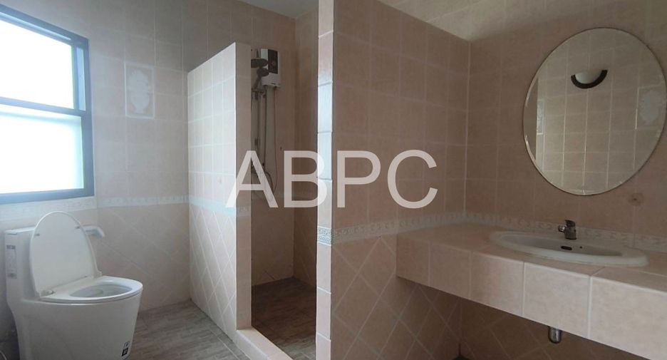 Haus zur Miete mit 3 Zimmer in Bang Lamung, Chonburi