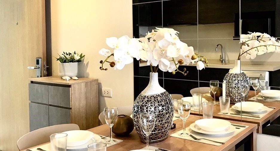 For rent 2 bedrooms condo in Watthana, Bangkok