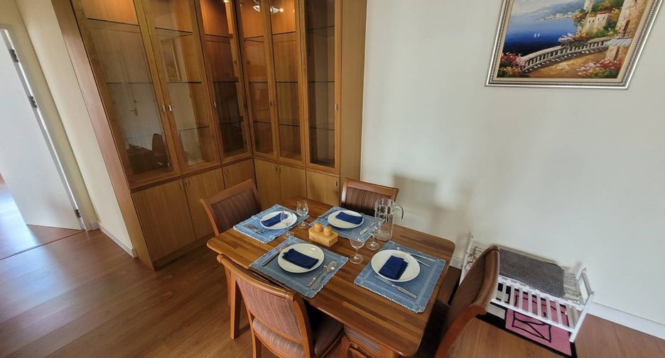 For rent 2 bedrooms condo in Khlong Toei, Bangkok