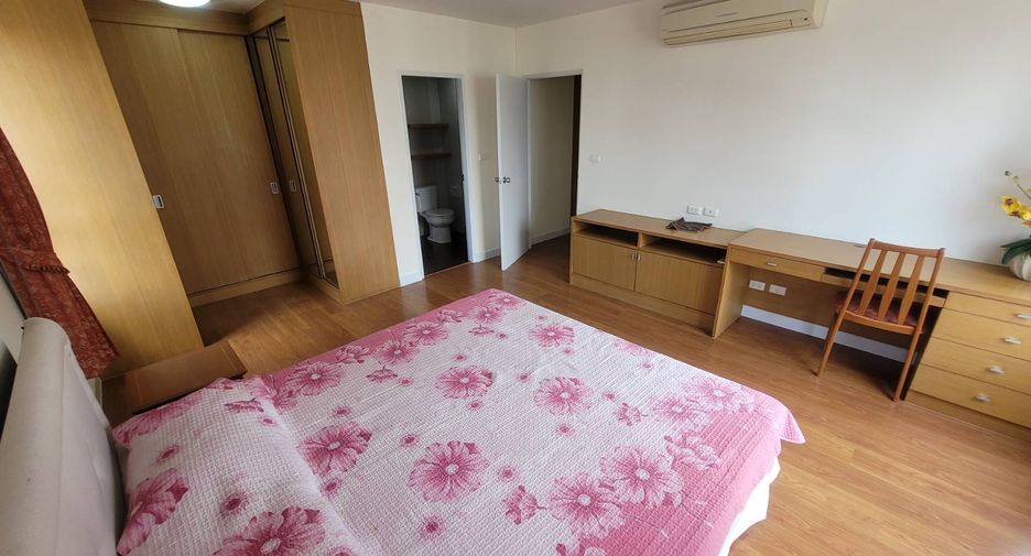 For rent 2 bedrooms condo in Khlong Toei, Bangkok
