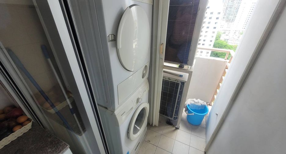 For rent 2 bedrooms condo in Khlong Toei, Bangkok