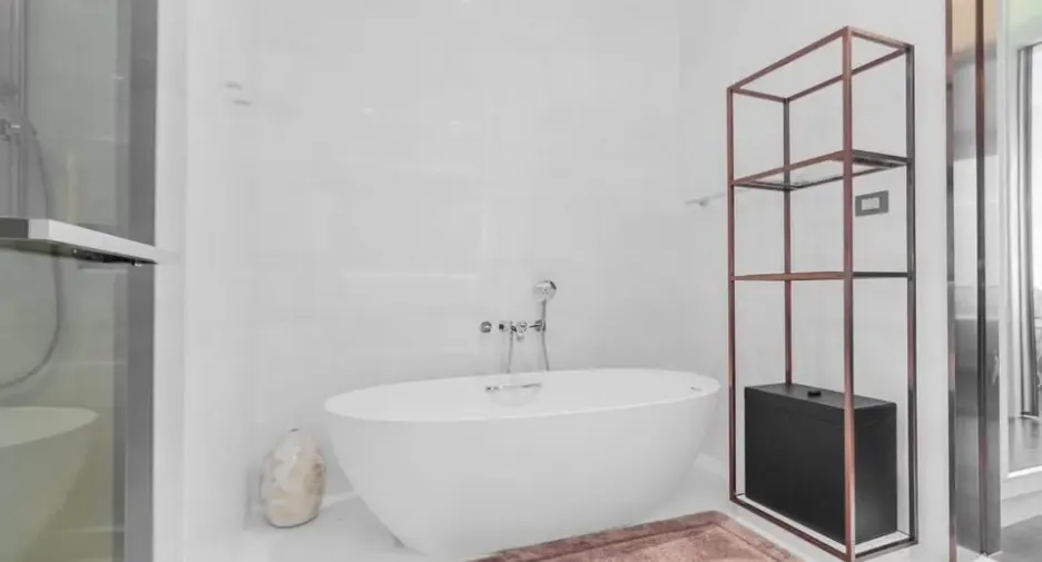 For rent and for sale 4 bedrooms condo in Pathum Wan, Bangkok