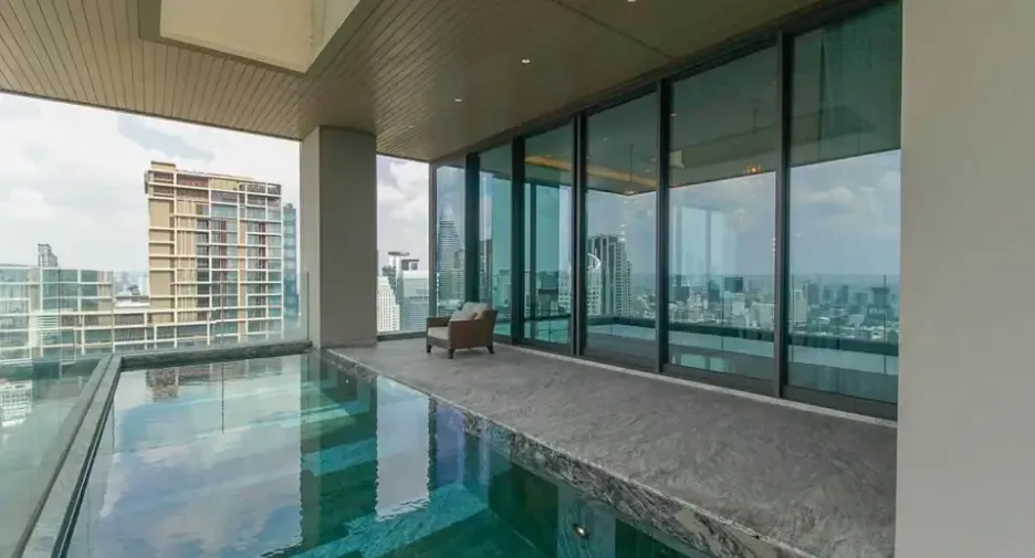 For rent and for sale 4 bedrooms condo in Pathum Wan, Bangkok